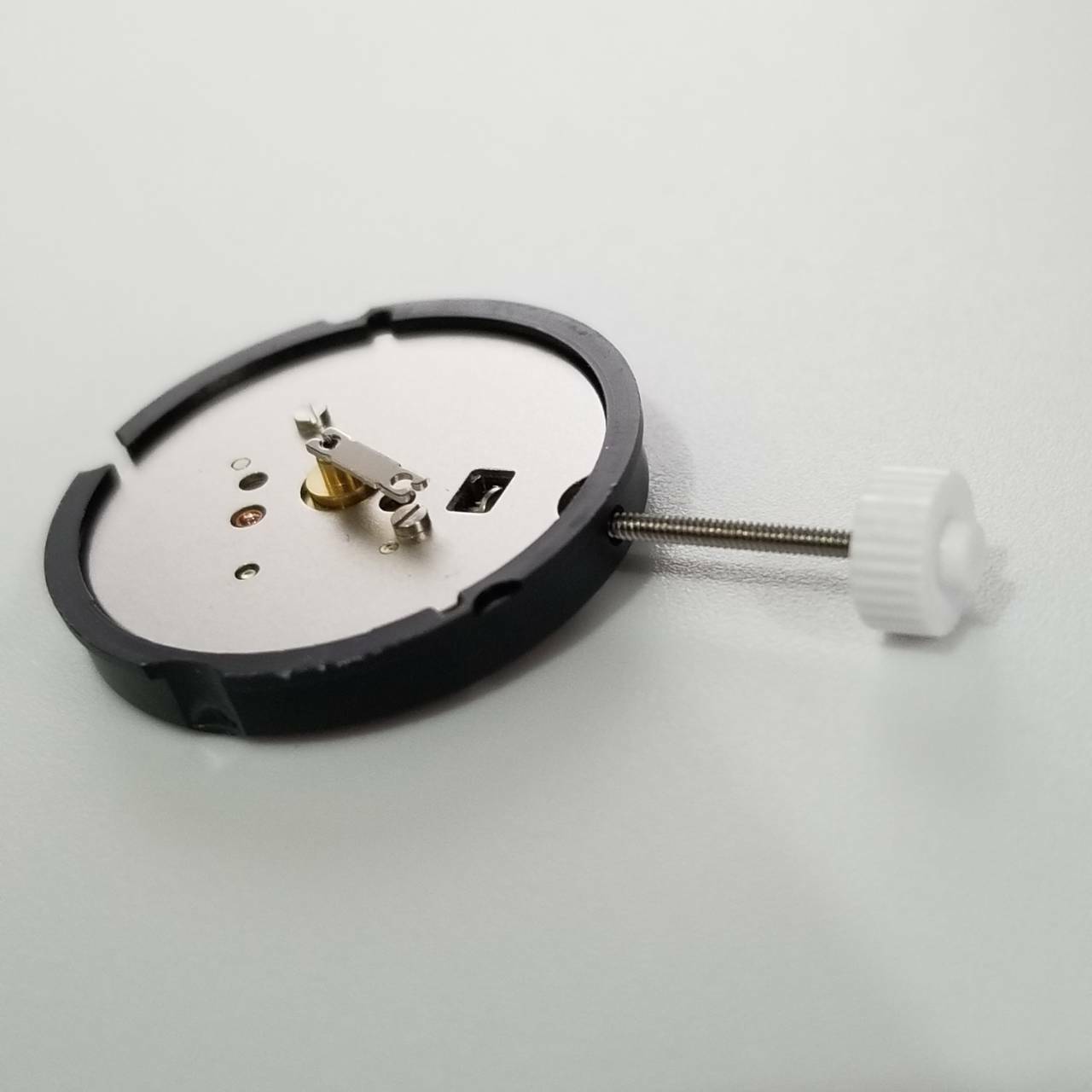 Ronda 583 Quartz Movement 19.4 - огляд і ціна Jewels In Quartz Watches