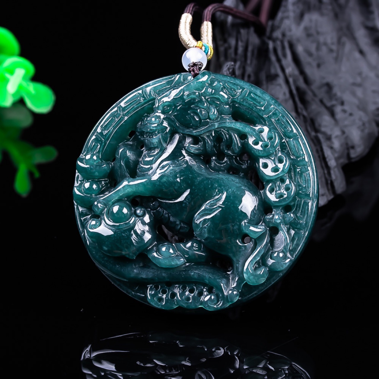 Burmese Jadeite Dragon Pendant - огляд і ціна Necklace Pendant